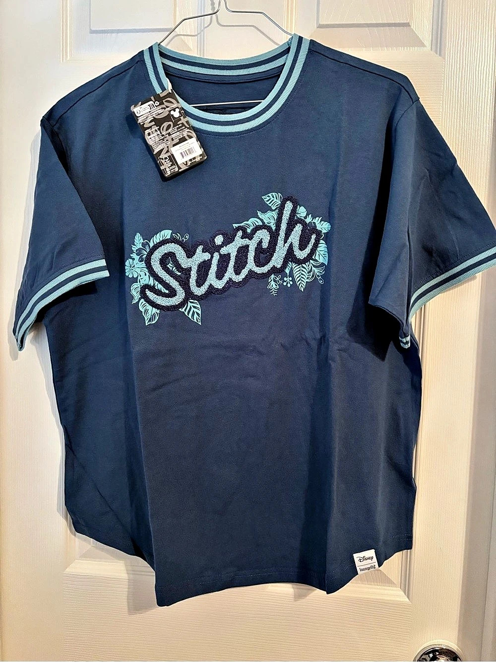 NWT ✨Disney Stitch Graphic Tee in Blue - Size Medium